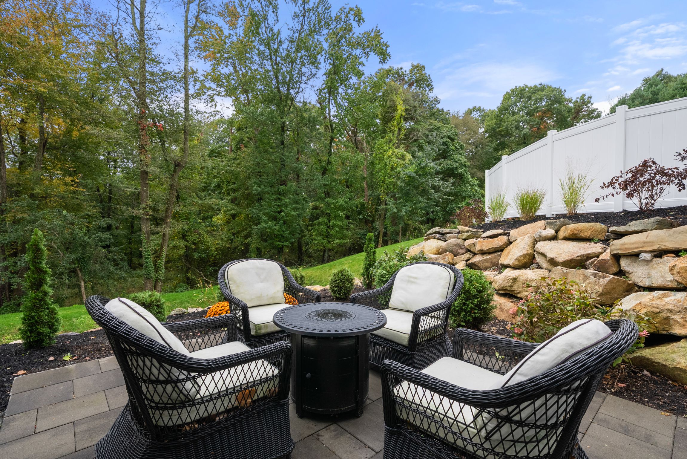  446 Westfield Street, Dedham, MA, 02026 - 物件實景