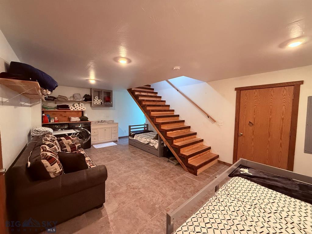 Anaconda, Montana, 59711, United States, 3 Bedrooms Bedrooms, ,3 BathroomsBathrooms,Residential,For Sale,1974006