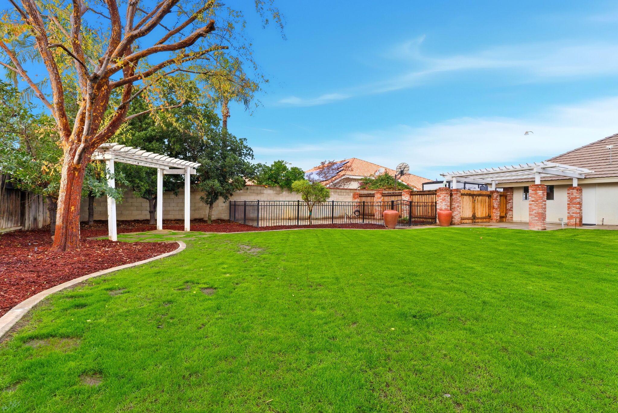 Bakersfield, California, 93314, United States, 4 Bedrooms Bedrooms, ,3 BathroomsBathrooms,Residential,For Sale,1996652