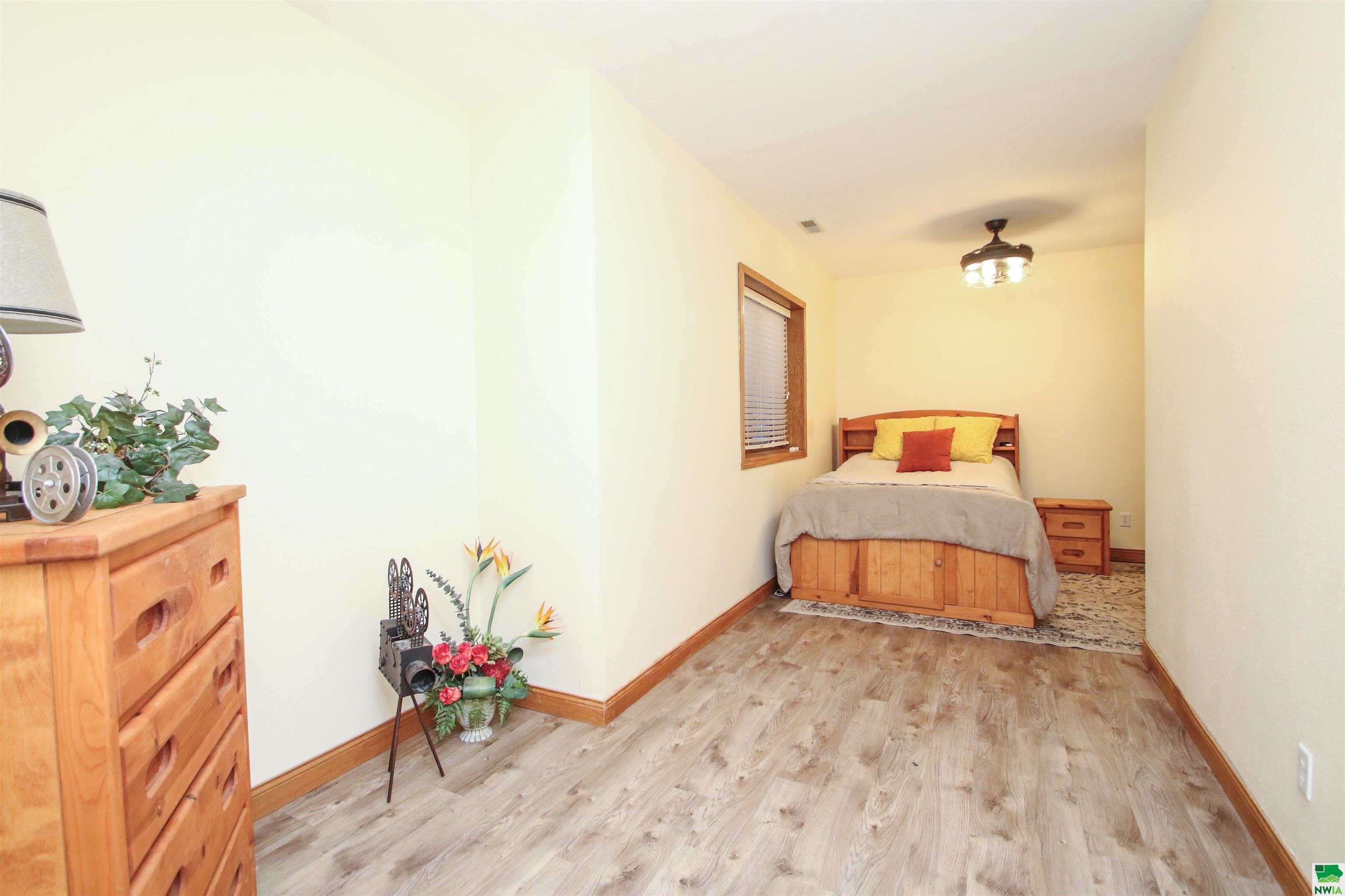 Dakota Dunes, South Dakota, 57049, United States, 5 Bedrooms Bedrooms, ,4 BathroomsBathrooms,Residential,For Sale,1928249