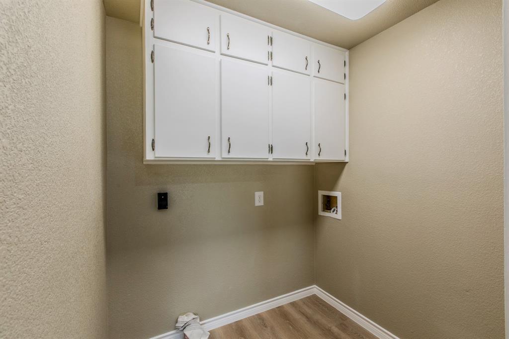 Woodway, Texas, 76712, United States, 4 Bedrooms Bedrooms, ,3 BathroomsBathrooms,Residential,For Sale,1981291