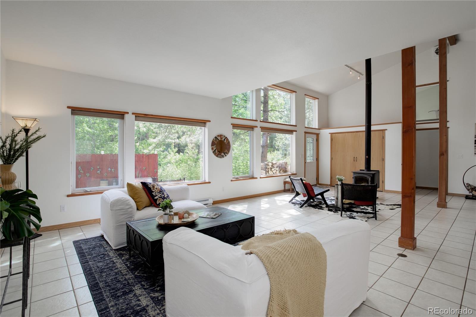 Littleton, Colorado, 80127, United States, 3 Bedrooms Bedrooms, ,2 BathroomsBathrooms,Residential,For Sale,1846692