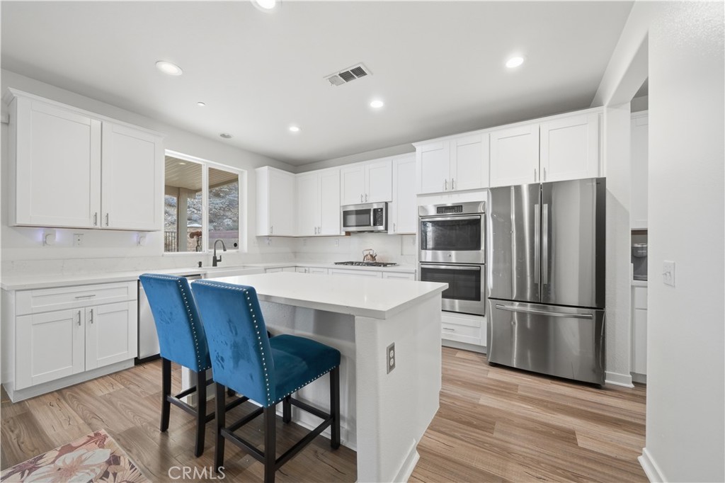 Lake Elsinore, California, 92532, United States, 5 Bedrooms Bedrooms, ,3 BathroomsBathrooms,Residential,For Sale,2049306
