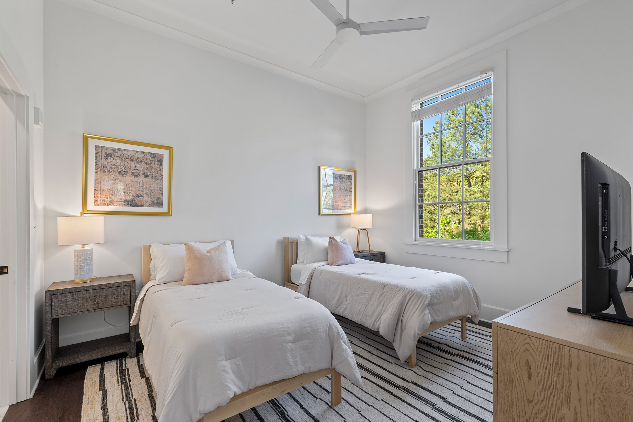  Top Floor, Corner Condo Overlooking Serenbe Stables - 物件實景
