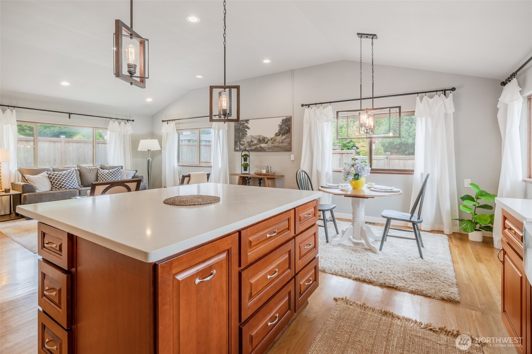 Burien, Washington, 98166, United States, 3 Bedrooms Bedrooms, ,2 BathroomsBathrooms,Residential,For Sale,1895408
