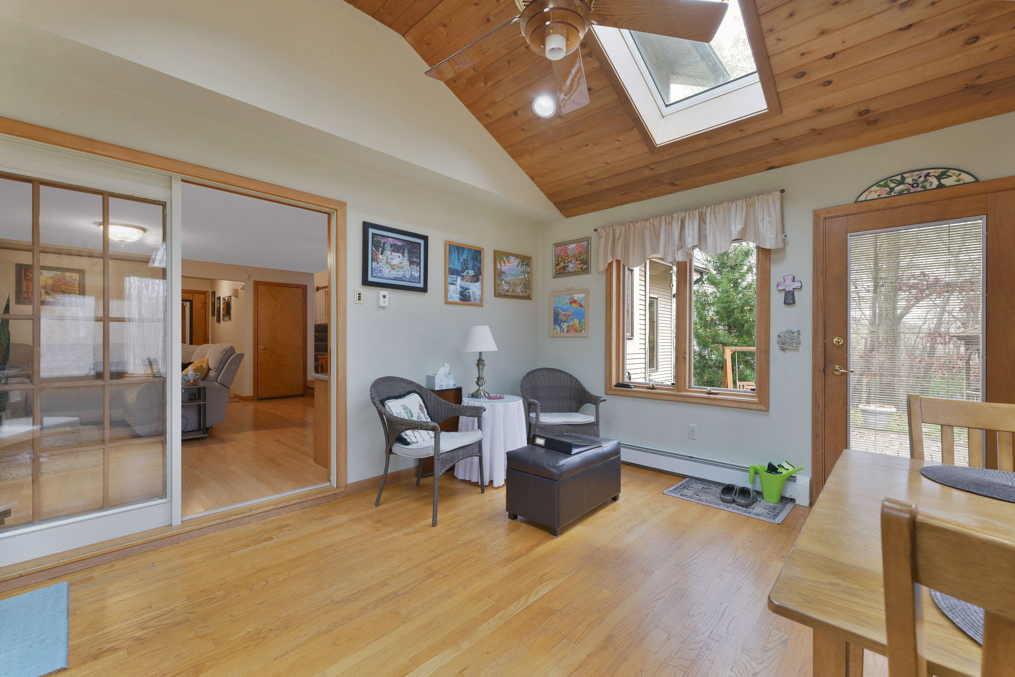 Tolland, Connecticut, 06084, United States, 3 Bedrooms Bedrooms, ,3 BathroomsBathrooms,Residential,For Sale,1993316