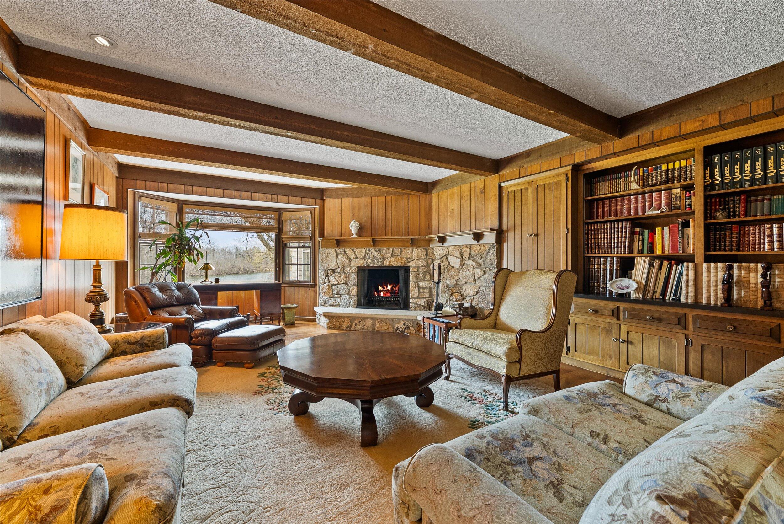 Mequon, Wisconsin, 53097, United States, 5 Bedrooms Bedrooms, ,5 BathroomsBathrooms,Residential,For Sale,1907648