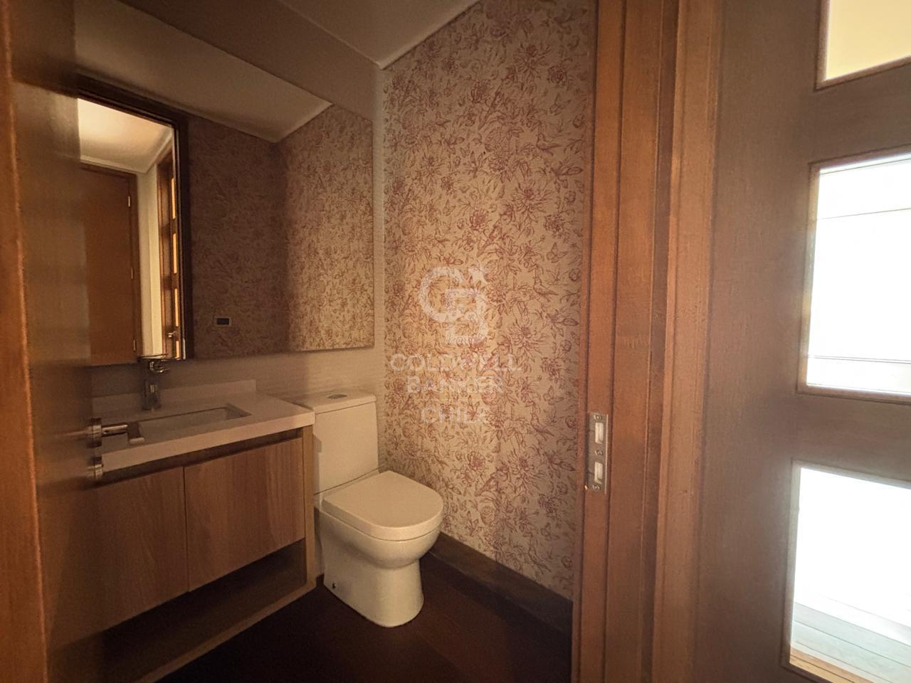 Vitacura, Chile, 4 Bedrooms Bedrooms, ,5 BathroomsBathrooms,Residential,For Sale,1837015