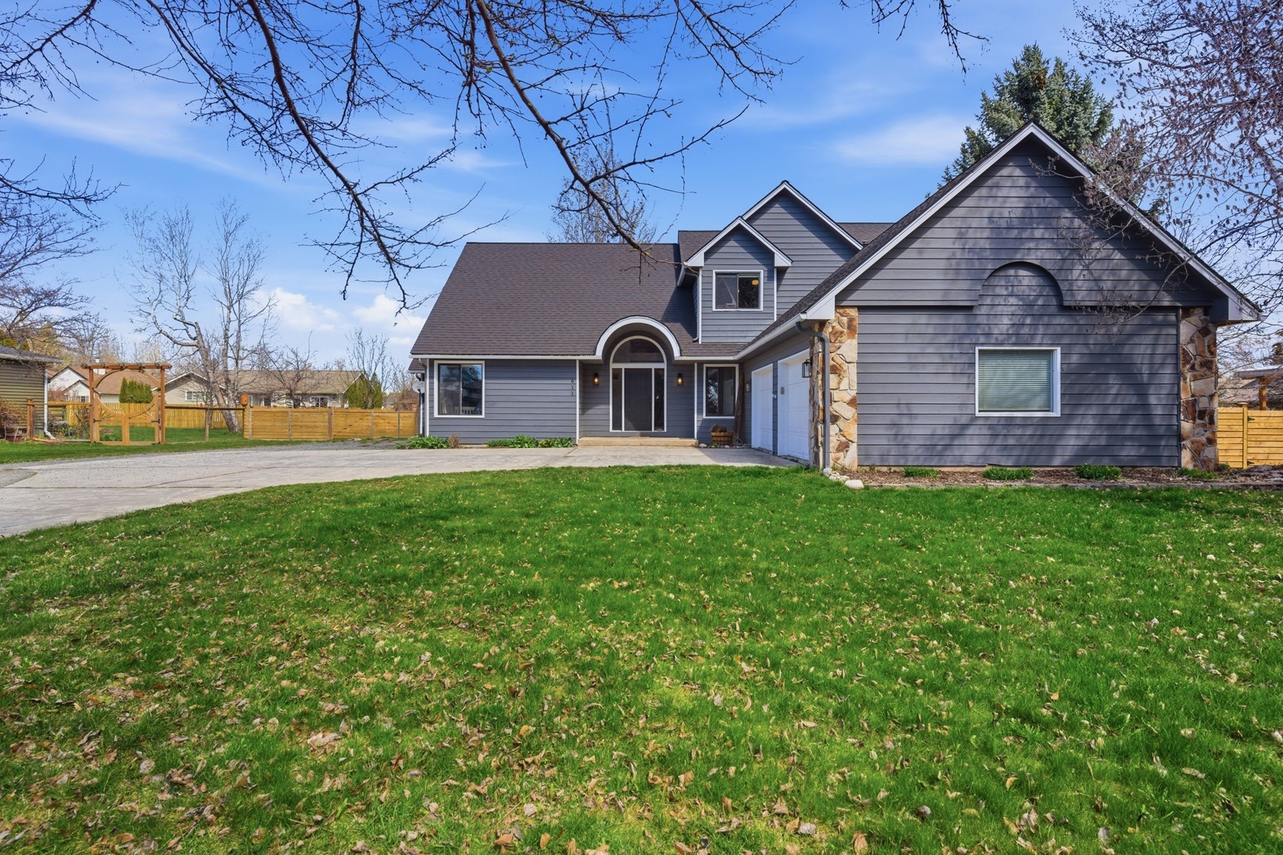  611 Ponder Point Dr - 物件實景