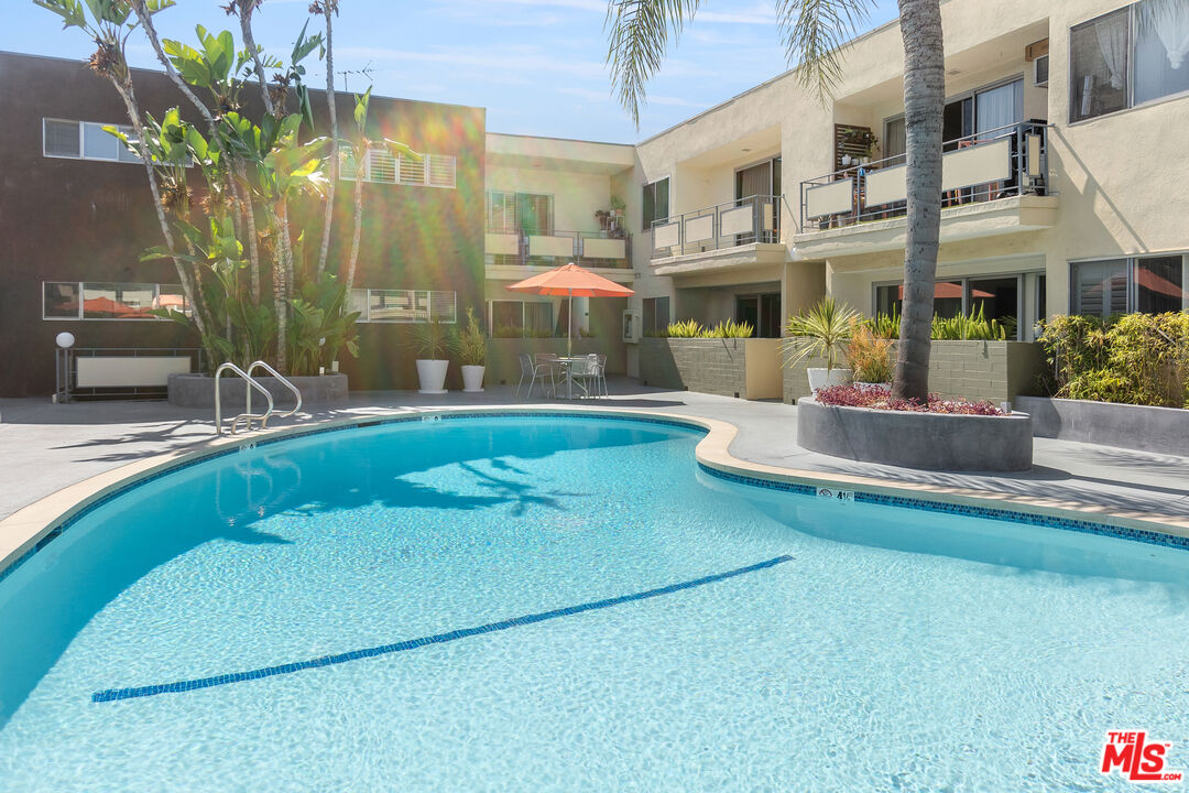 West Hollywood, California, 90046, United States, 2 Bedrooms Bedrooms, ,2 BathroomsBathrooms,Residential,For Sale,1794997