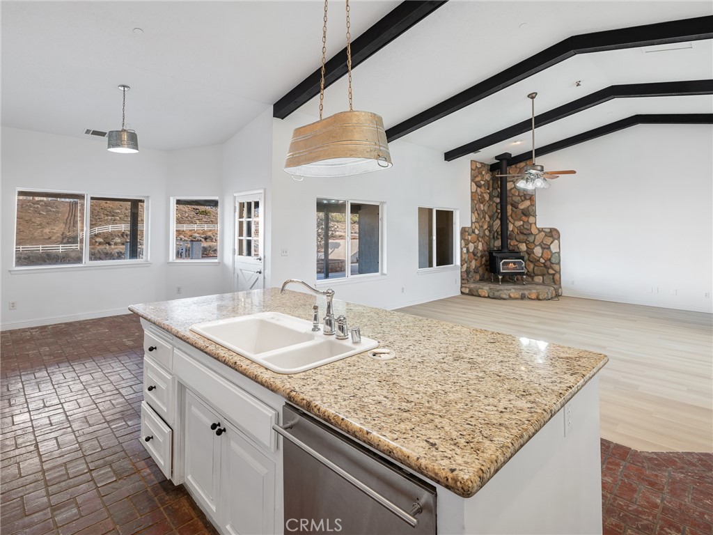 Hesperia, California, 92344, United States, 5 Bedrooms Bedrooms, ,3 BathroomsBathrooms,Residential,For Sale,1996826