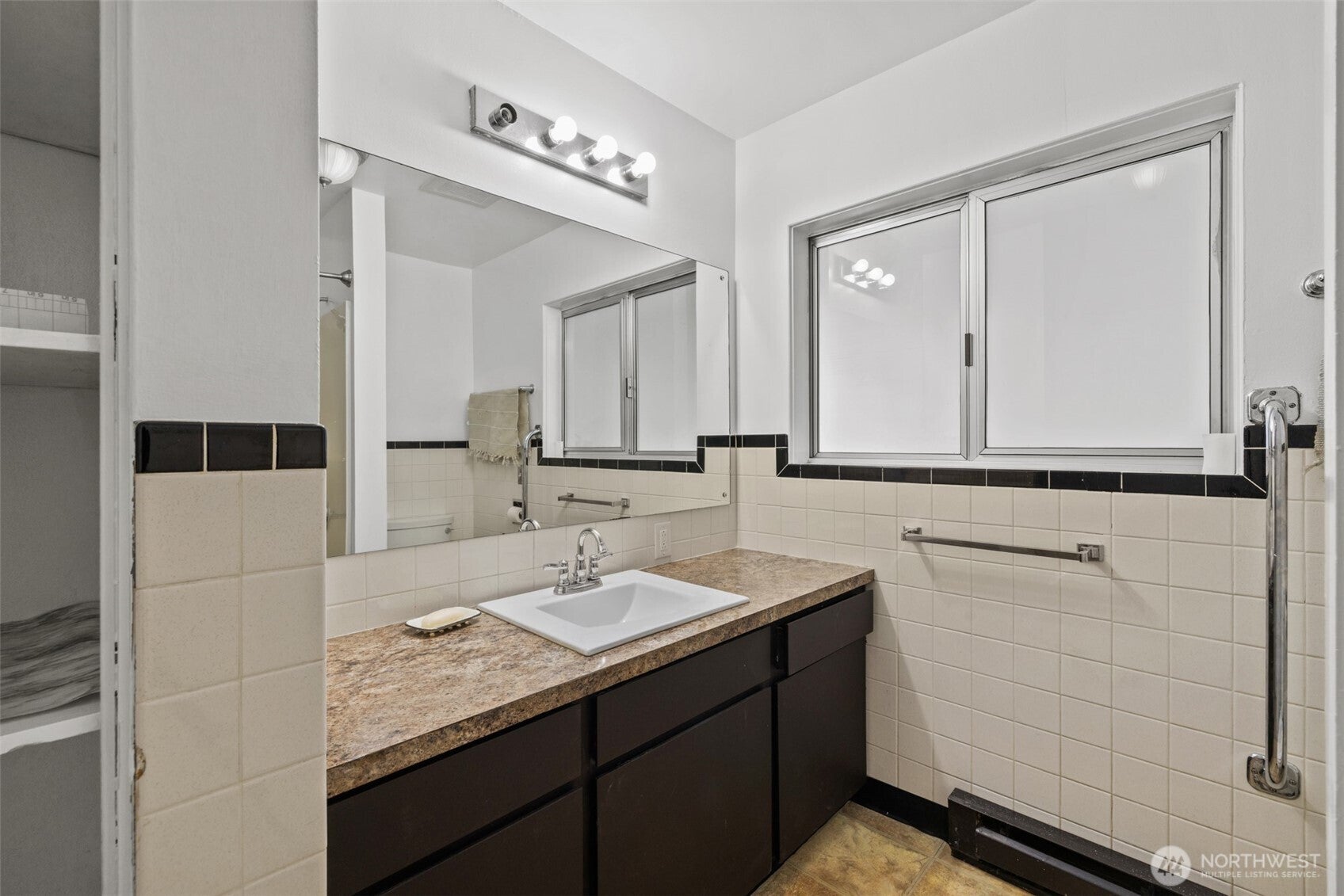 Port Angeles, Washington, 98362, United States, 3 Bedrooms Bedrooms, ,1 BathroomBathrooms,Residential,For Sale,1987084