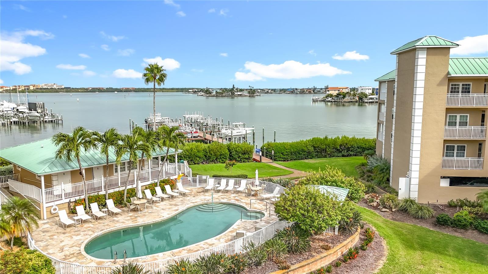 Madeira Beach, Florida, 33708, United States, 2 Bedrooms Bedrooms, ,2 BathroomsBathrooms,Residential,For Sale,1985682