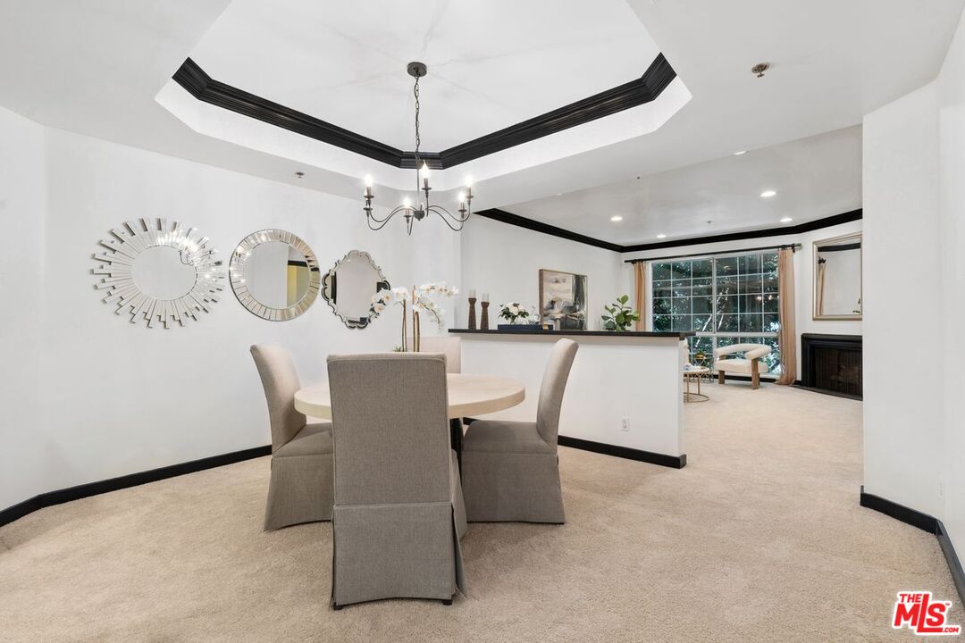 Los Angeles, California, 90004, United States, 2 Bedrooms Bedrooms, ,2 BathroomsBathrooms,Residential,For Sale,1885351