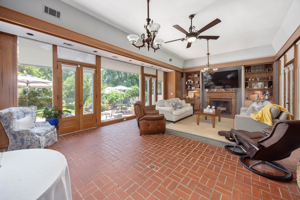 Columbus, Georgia, 31906, United States, 5 Bedrooms Bedrooms, ,4 BathroomsBathrooms,Residential,For Sale,1906987