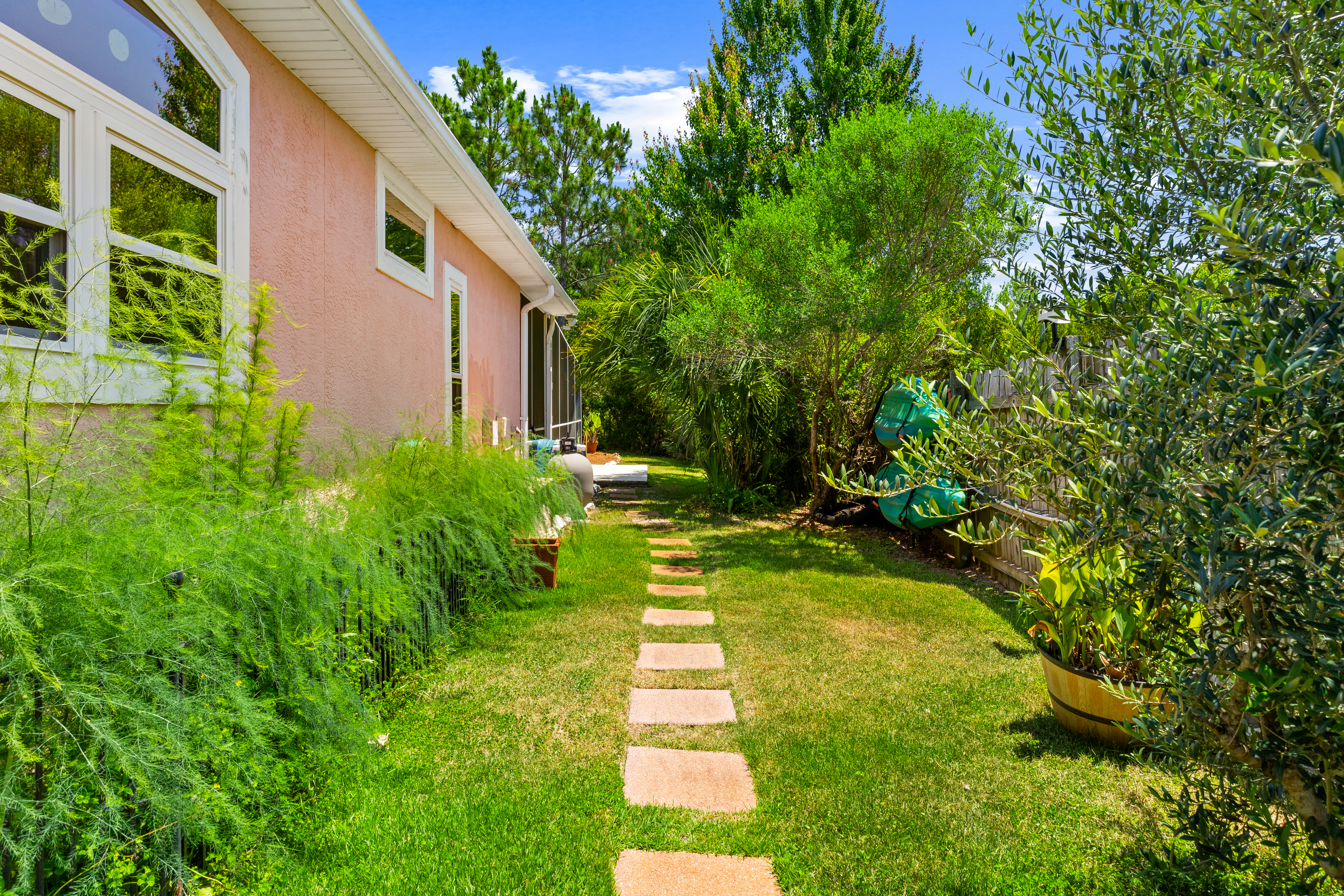  West End Panama City Beach Home with Pool & Short Distance to the Beach - 物件實景