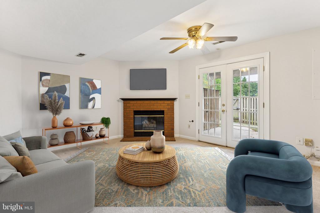 Centreville, Virginia, 20120, United States, 4 Bedrooms Bedrooms, ,4 BathroomsBathrooms,Residential,For Sale,1944825
