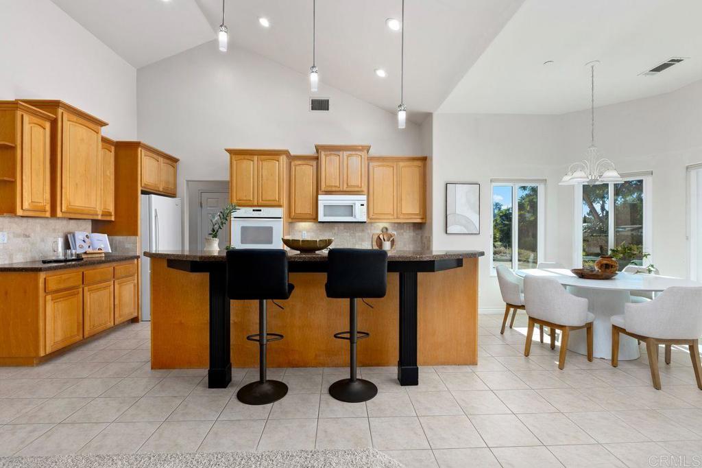 Vista, California, 92084, United States, 4 Bedrooms Bedrooms, ,3 BathroomsBathrooms,Residential,For Sale,1988004