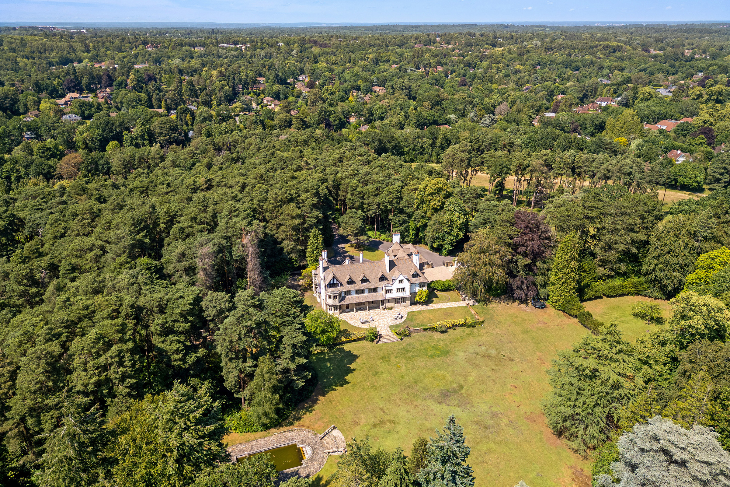  A Grand Manor House Set Within 11.5 Acres on the Edge of Sunningdale Heath7 - 物件實景