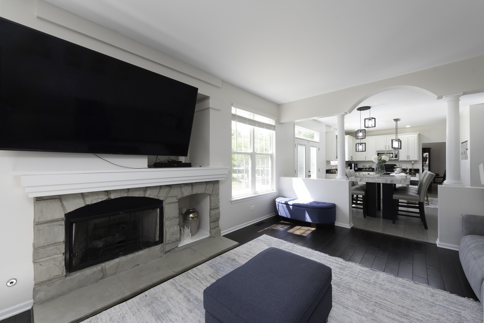 Lindenhurst, Illinois, 60046, United States, 5 Bedrooms Bedrooms, ,3 BathroomsBathrooms,Residential,For Sale,1971263