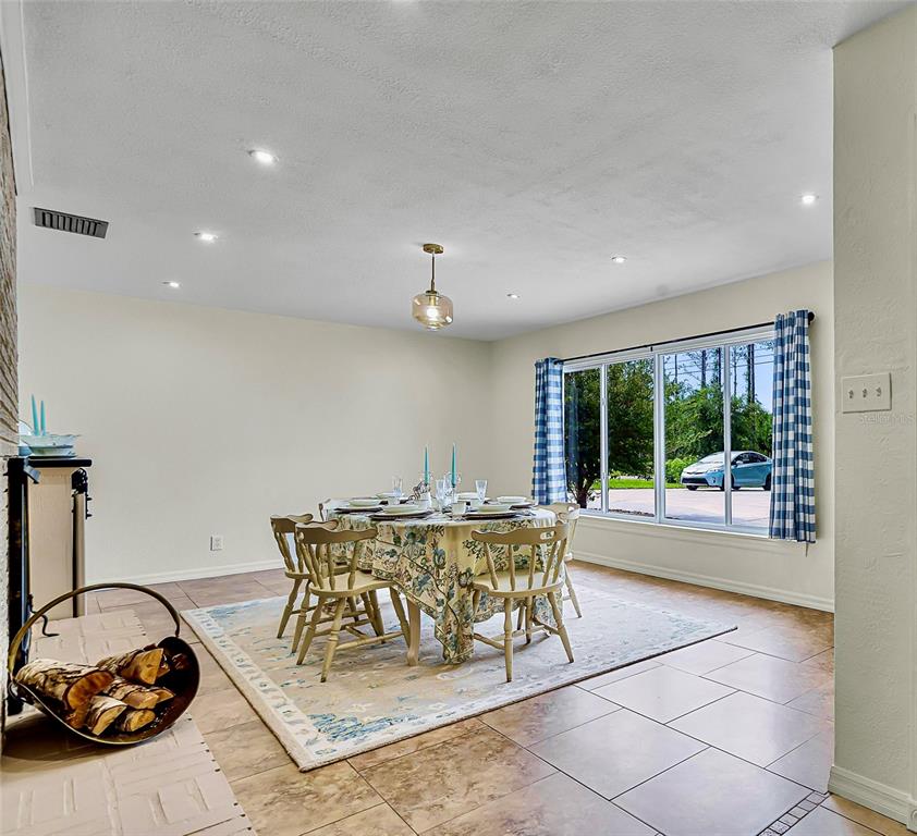 Geneva, Florida, 32732, United States, 3 Bedrooms Bedrooms, ,2 BathroomsBathrooms,Residential,For Sale,1897642