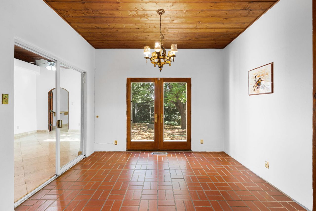 Albuquerque, New Mexico, 87106, United States, 4 Bedrooms Bedrooms, ,5 BathroomsBathrooms,Residential,For Sale,1896146
