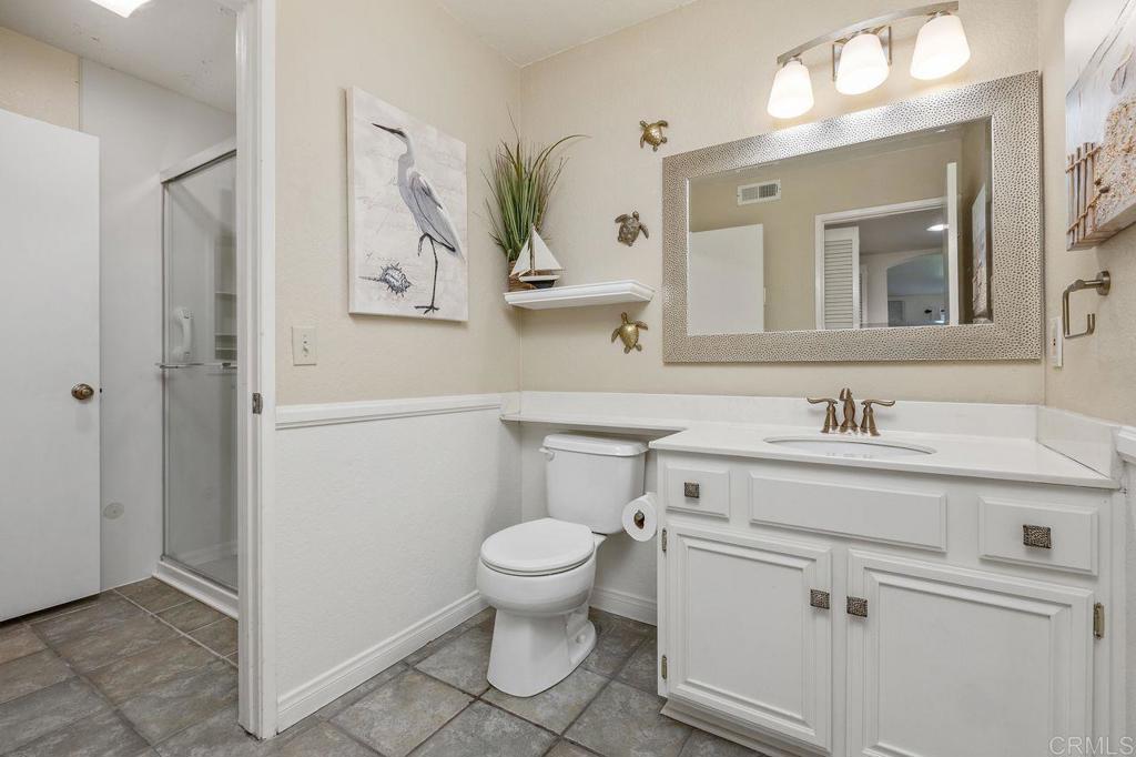 Vista, California, 92081, United States, 2 Bedrooms Bedrooms, ,2 BathroomsBathrooms,Residential,For Sale,1989582