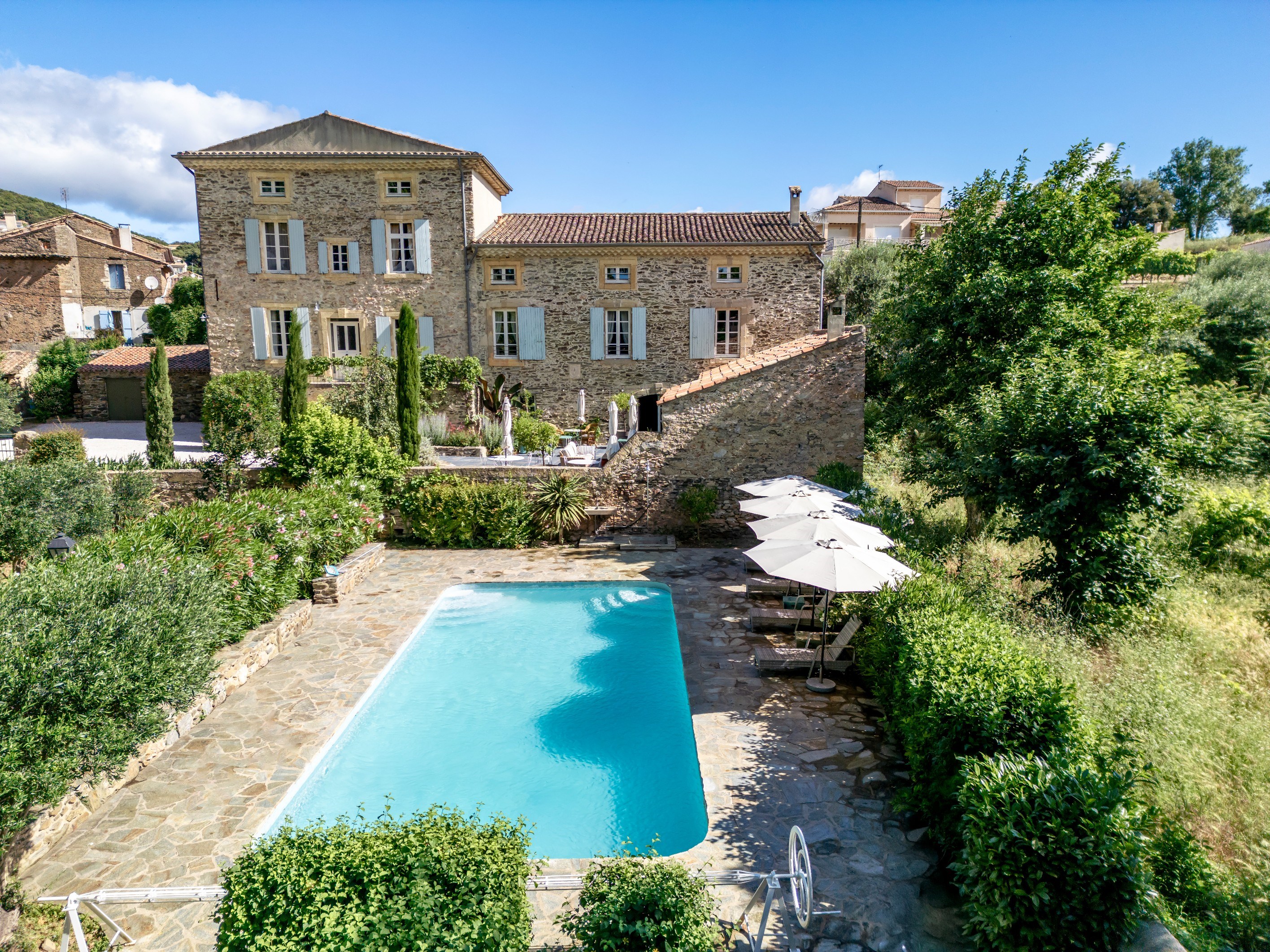  Exceptional Estate Featuring Two Elegant Homes in Faugères - 物件實景