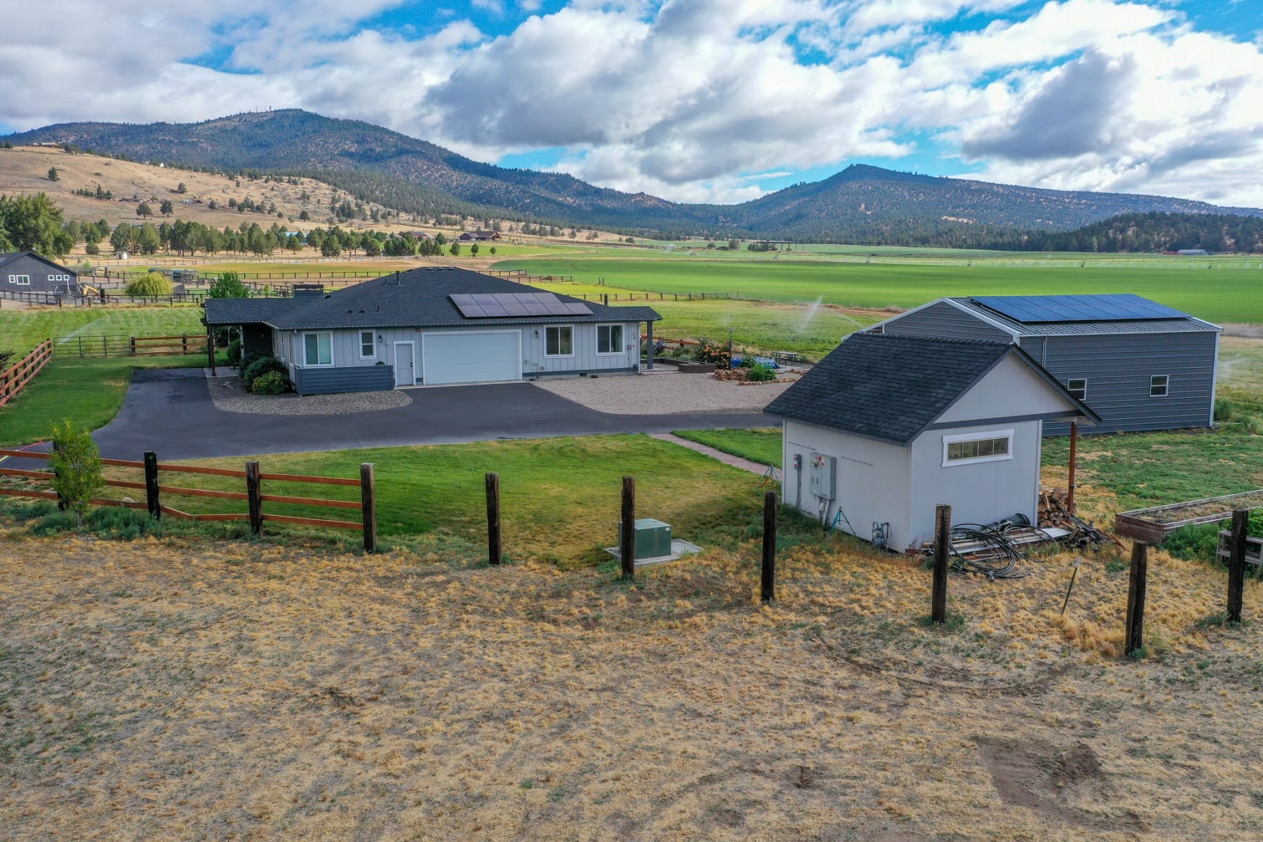  8933 NW Elizabeth Way Prineville, OR 97754 - 物件實景