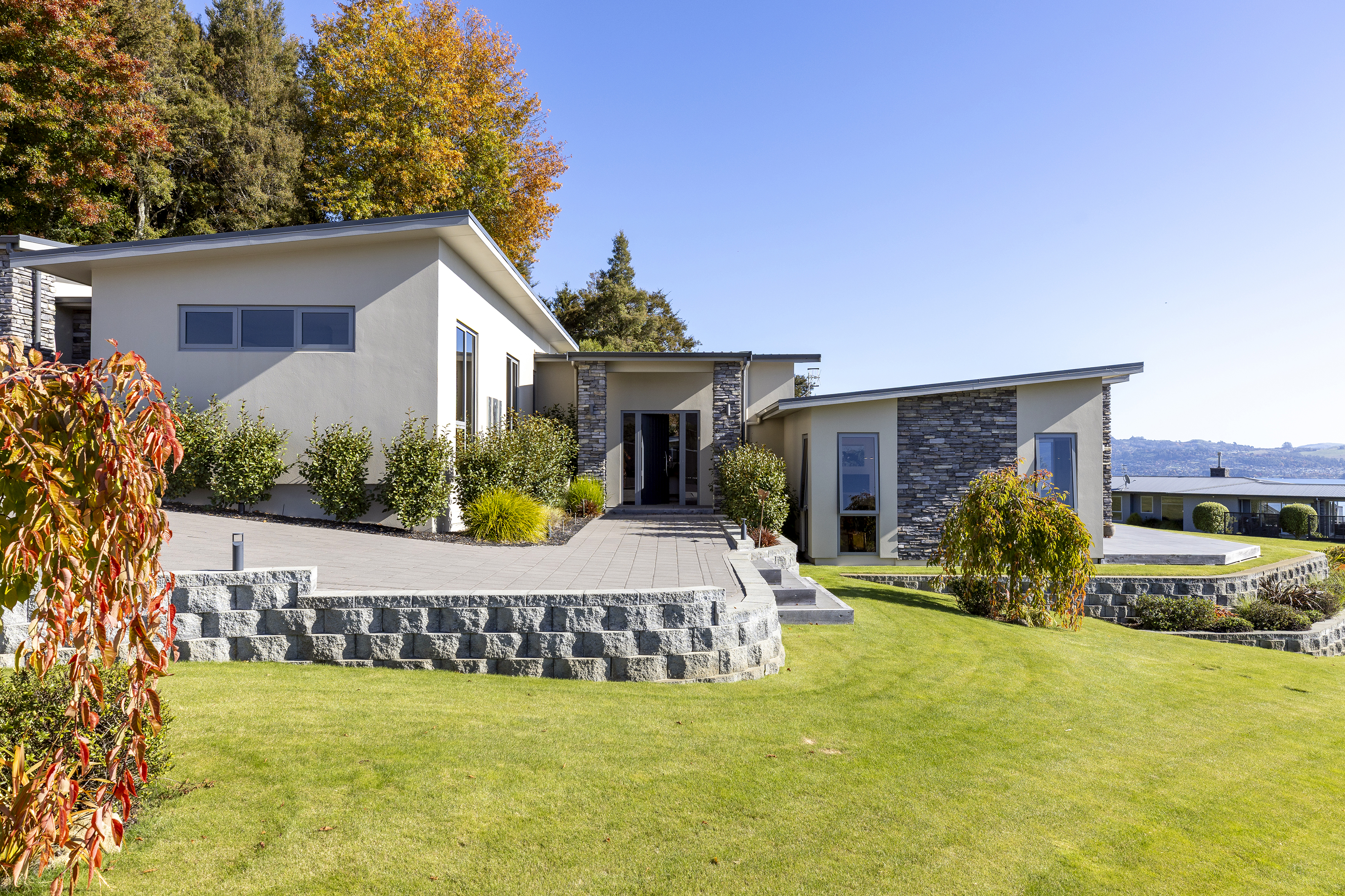  Elevated Living with Lake Taupo Views - 物件實景