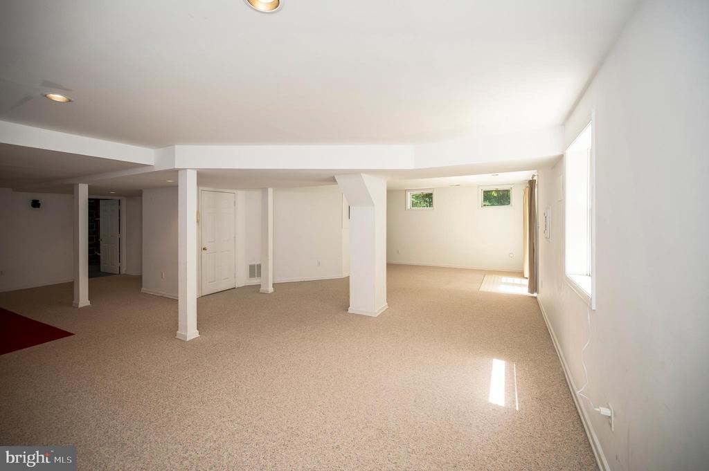 Stafford, Virginia, 22554, United States, 5 Bedrooms Bedrooms, ,4 BathroomsBathrooms,Residential,For Sale,1938309
