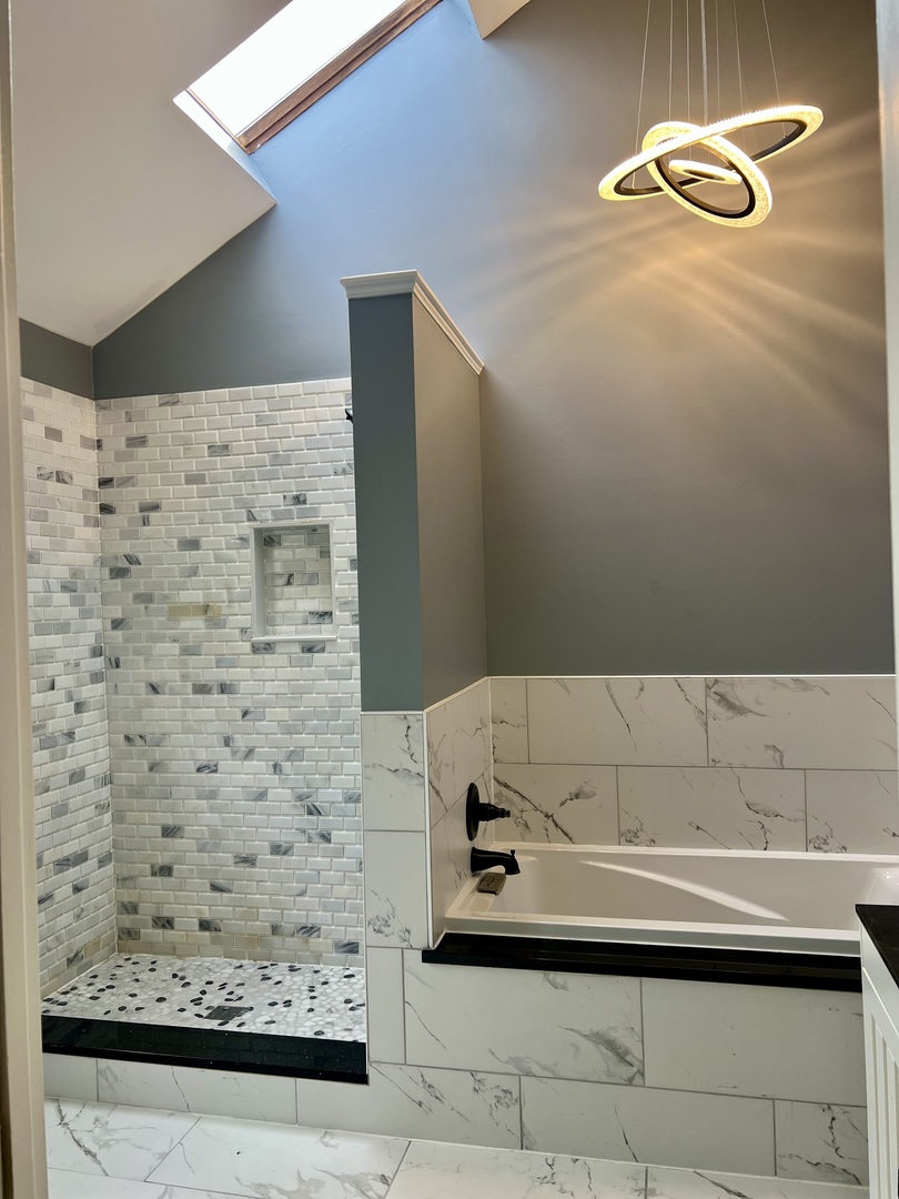 Aurora, Illinois, 60506, United States, 5 Bedrooms Bedrooms, ,5 BathroomsBathrooms,Residential,For Sale,1891548
