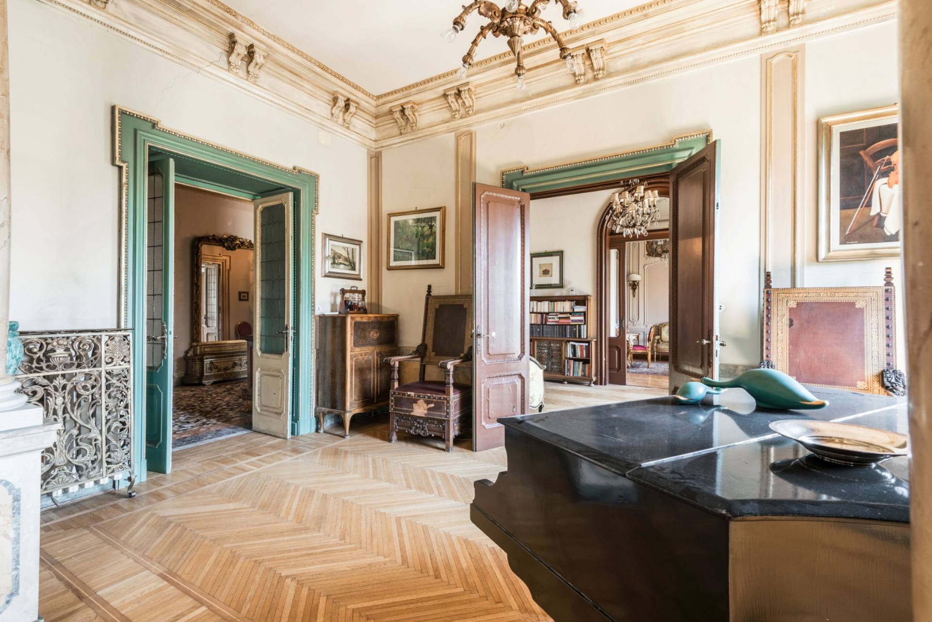 Roma, Roma, 00100, IT, 4 Bedrooms Bedrooms, ,2 BathroomsBathrooms,Residential,For Sale,1987482