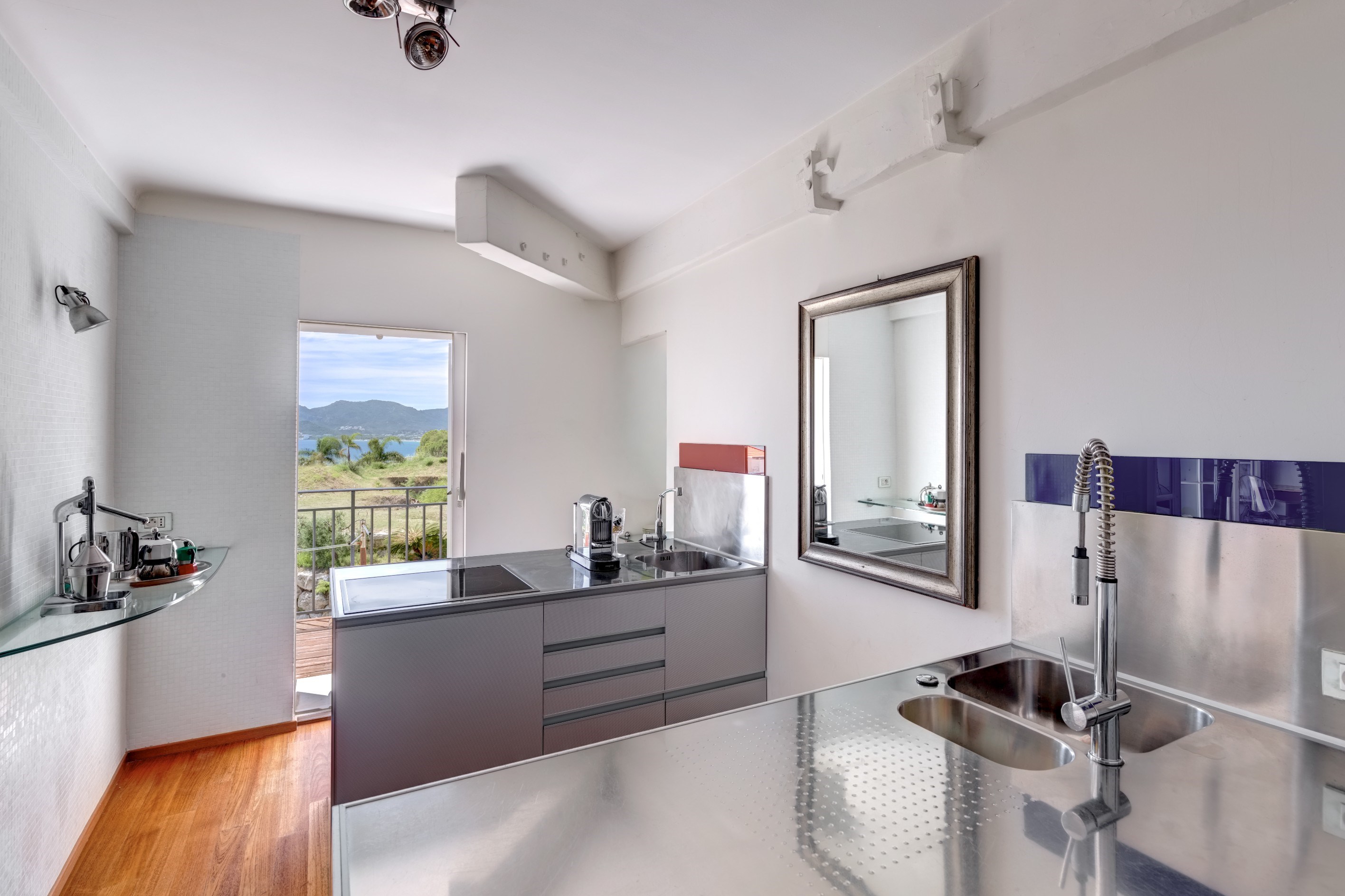  La Croix des Gardes: Penthouse with panoramic sea views and terraces in a histo… - 物件實景