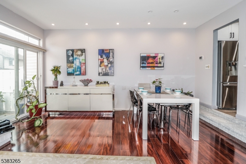 Sayreville Boro, New Jersey, 08859, United States, 2 Bedrooms Bedrooms, ,3 BathroomsBathrooms,Residential,For Sale,1962981