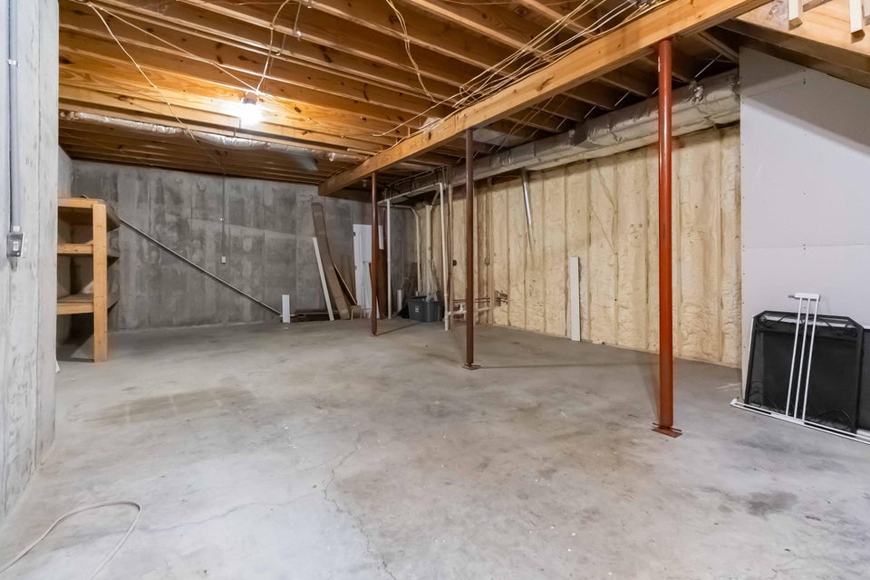 Dunnville, Kentucky, 42528, United States, 6 Bedrooms Bedrooms, ,5 BathroomsBathrooms,Residential,For Sale,1998018