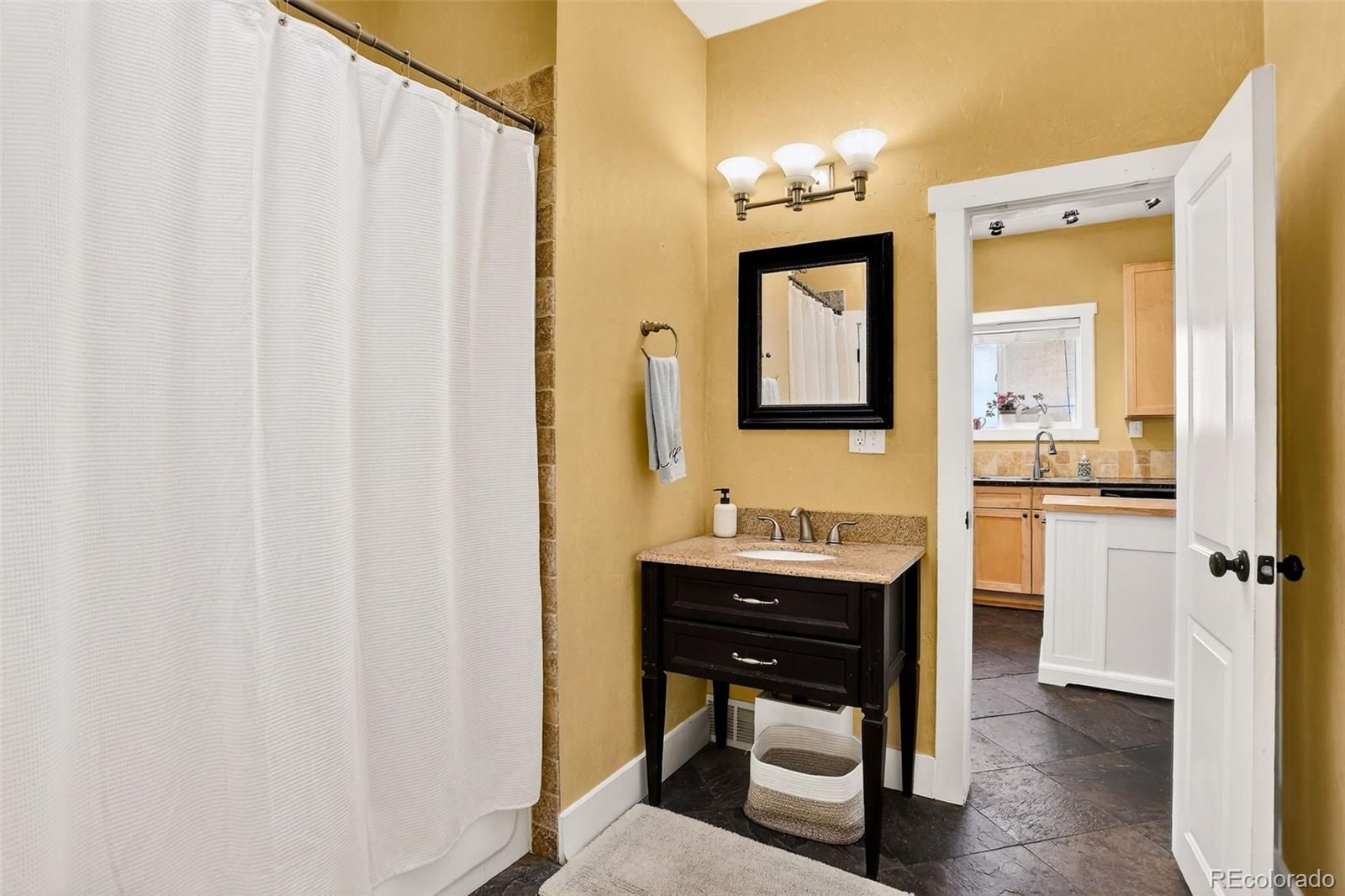 Denver, Colorado, 80204, United States, 2 Bedrooms Bedrooms, ,1 BathroomBathrooms,Residential,For Sale,2001938