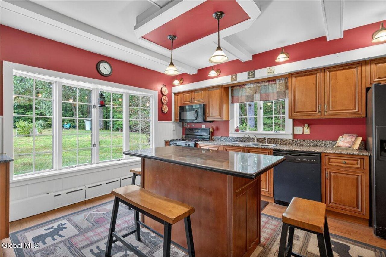 Schenectady, New York, 12309, United States, 5 Bedrooms Bedrooms, ,4 BathroomsBathrooms,Residential,For Sale,1938536