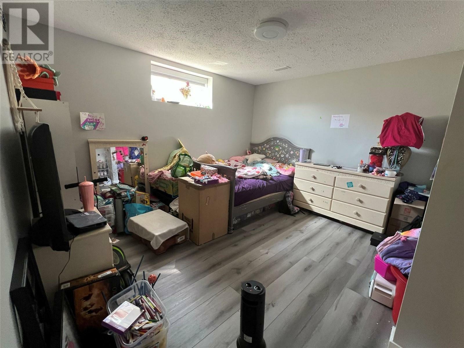 KAMLOOPS, British Columbia, V2B 5N1, CA, 5 Bedrooms Bedrooms, ,3 BathroomsBathrooms,Residential,For Sale,1838666