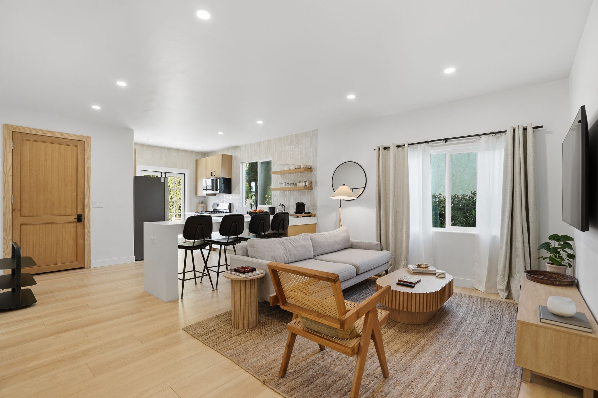  3014 9th Ave - 物件實景