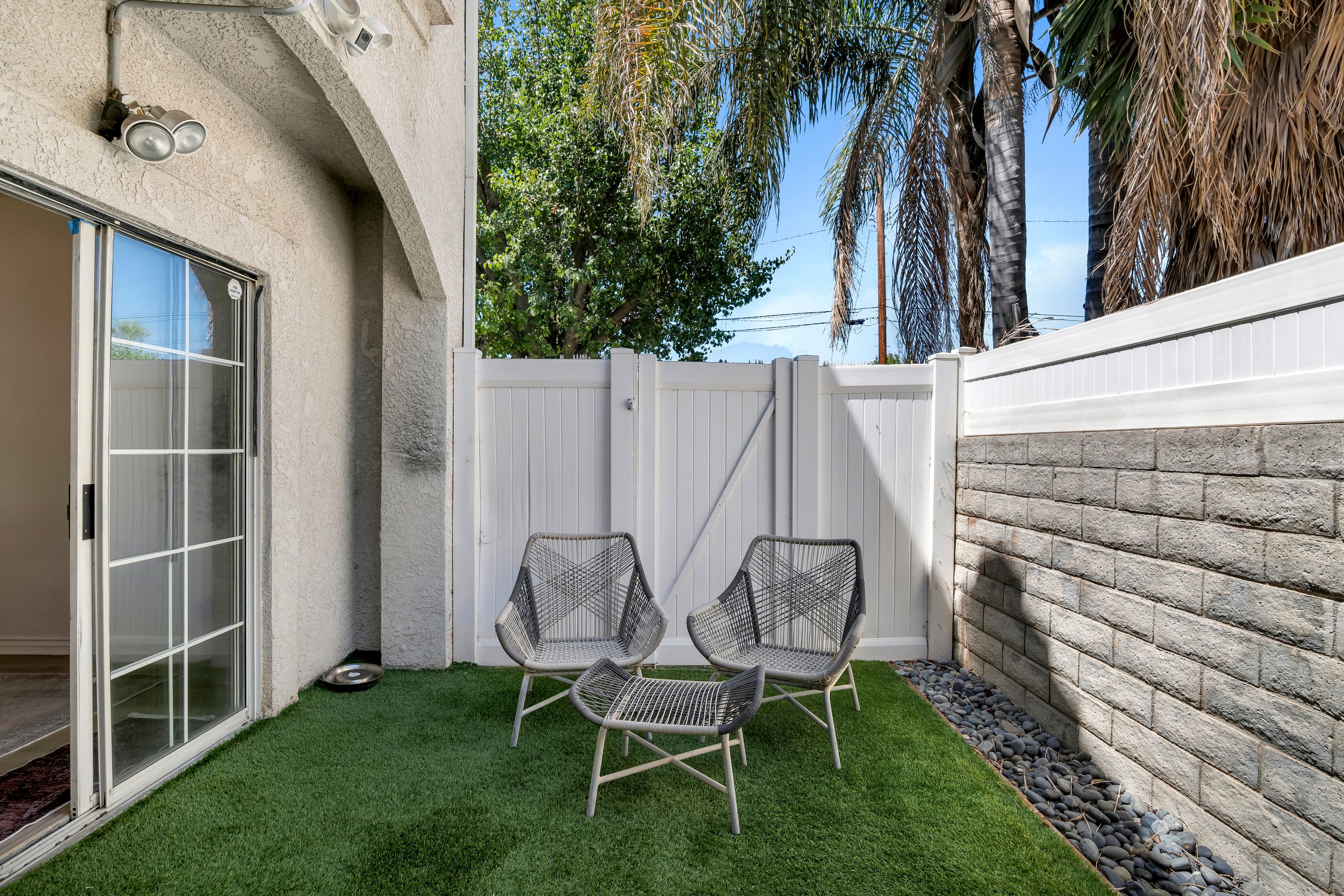  18316 Keswick Street, Reseda - 物件實景