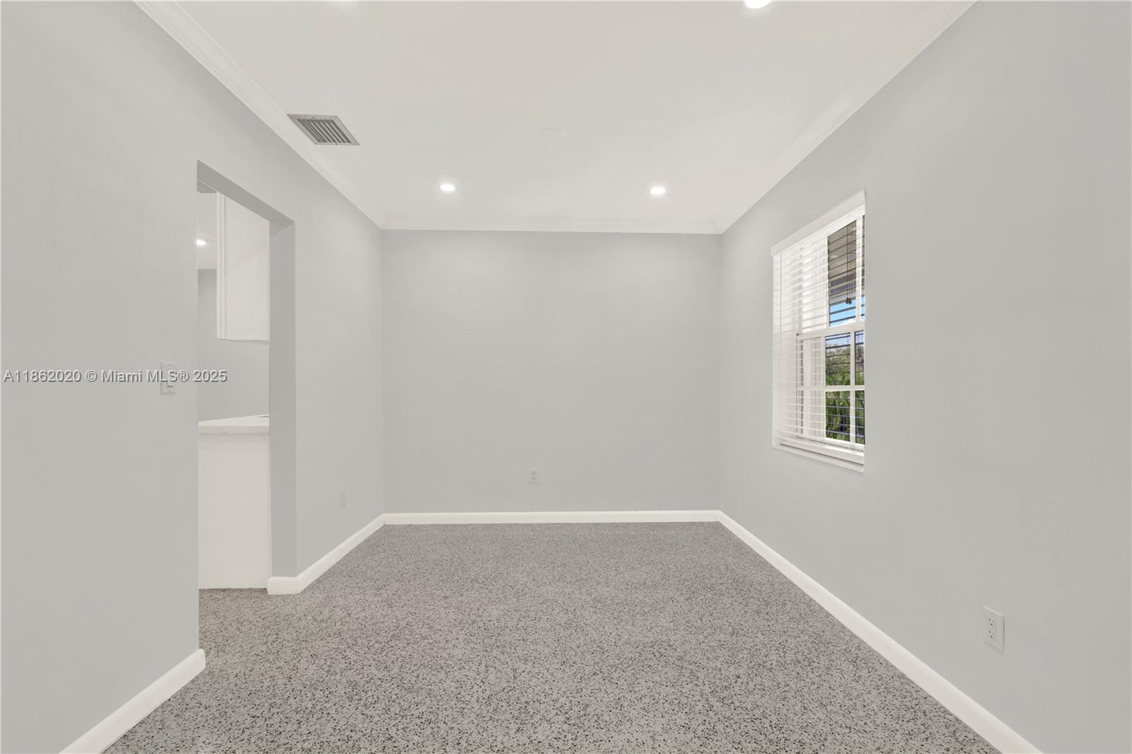 Miami, Florida, 33157, United States, 2 Bedrooms Bedrooms, ,1 BathroomBathrooms,Residential,For Sale,1932105