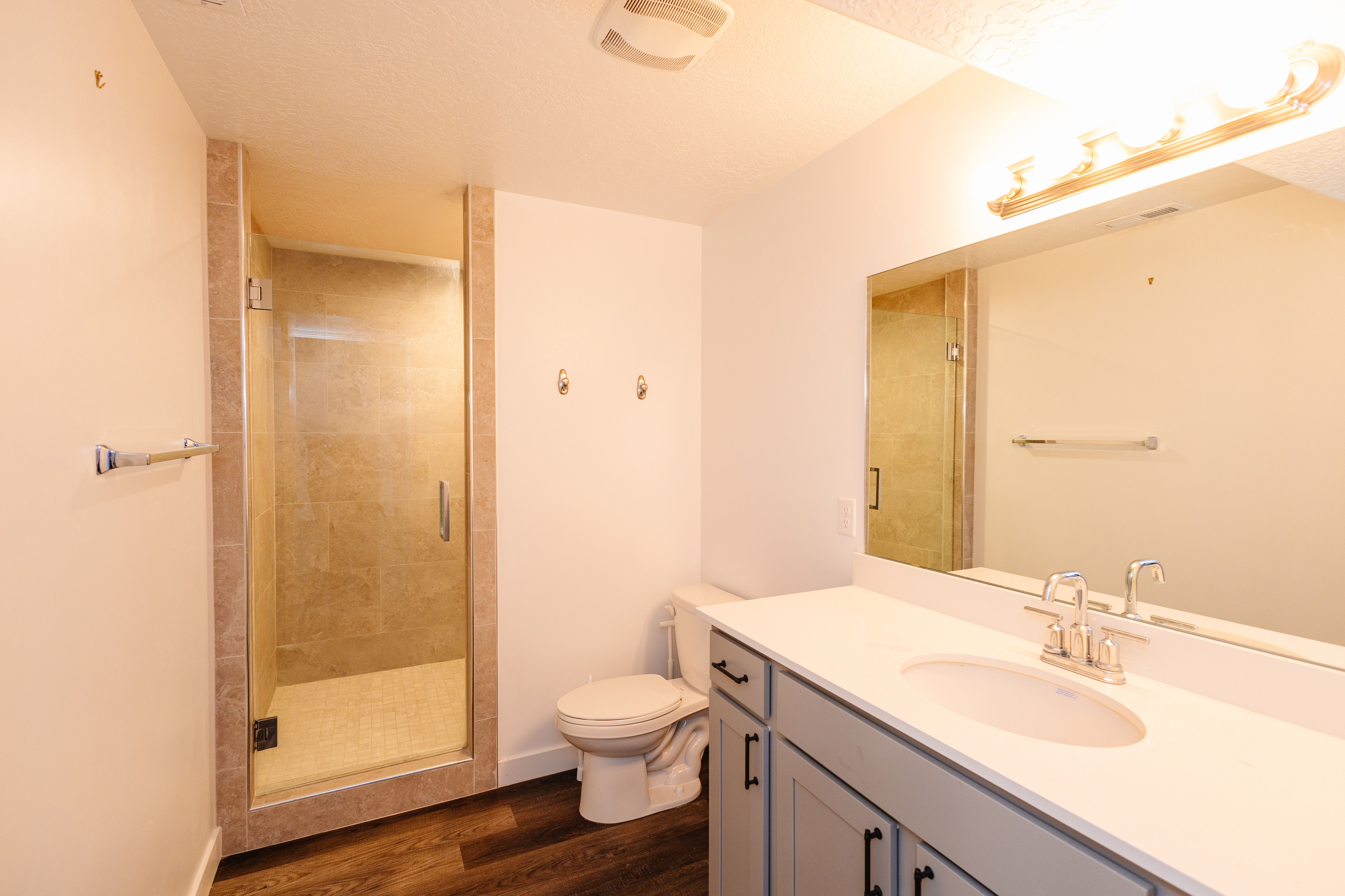 Santaquin, Utah, 84655, United States, 5 Bedrooms Bedrooms, ,5 BathroomsBathrooms,Residential,For Sale,1977423