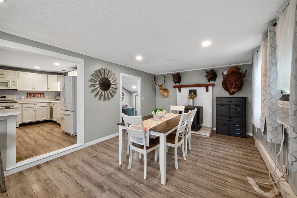 Dracut, Massachusetts, 01826, United States, 4 Bedrooms Bedrooms, ,2 BathroomsBathrooms,Residential,For Sale,1937209