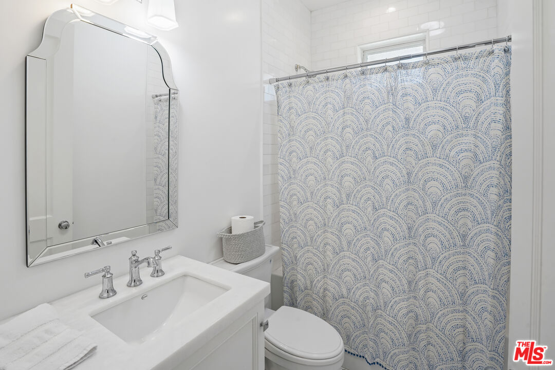 Malibu, California, 90265, United States, 5 Bedrooms Bedrooms, ,5 BathroomsBathrooms,Residential,For Sale,1762119