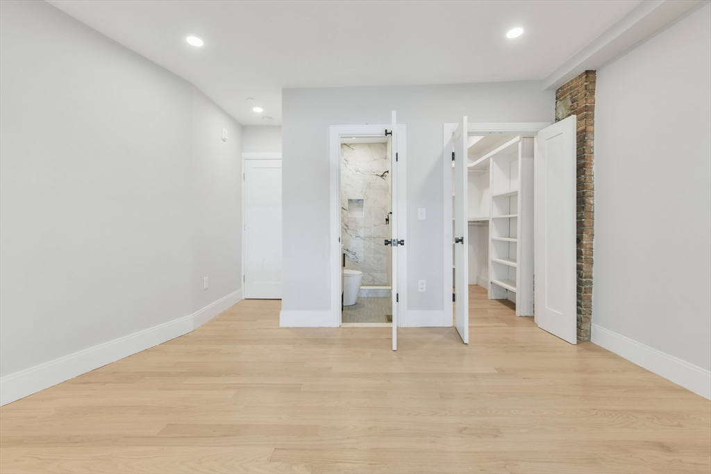 Boston, Massachusetts, 02128, United States, 2 Bedrooms Bedrooms, ,2 BathroomsBathrooms,Residential,For Sale,1871020