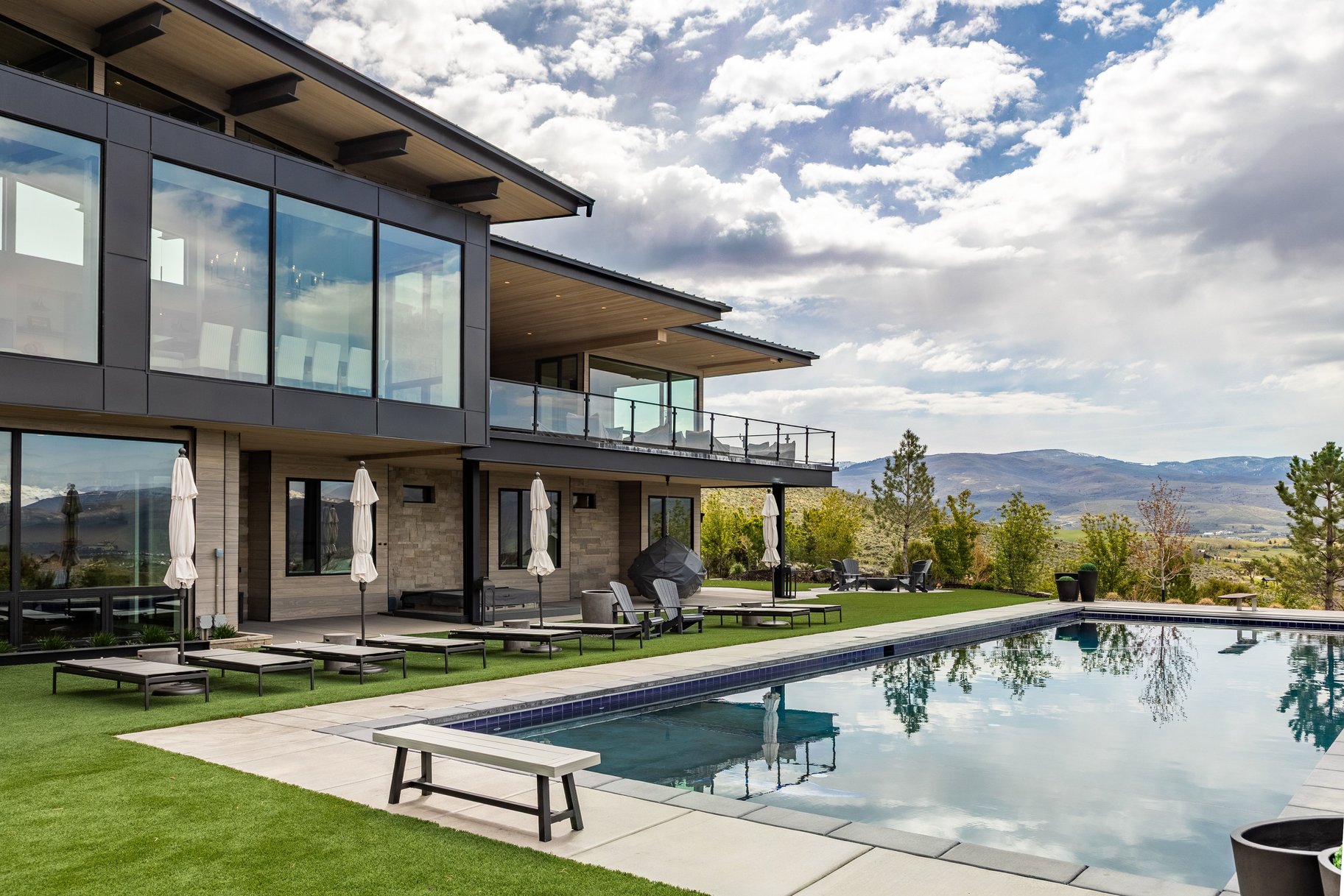 Luxury Lives Here  Architectural Masterpiece with Unmatched Privacy & Views - 物件實景
