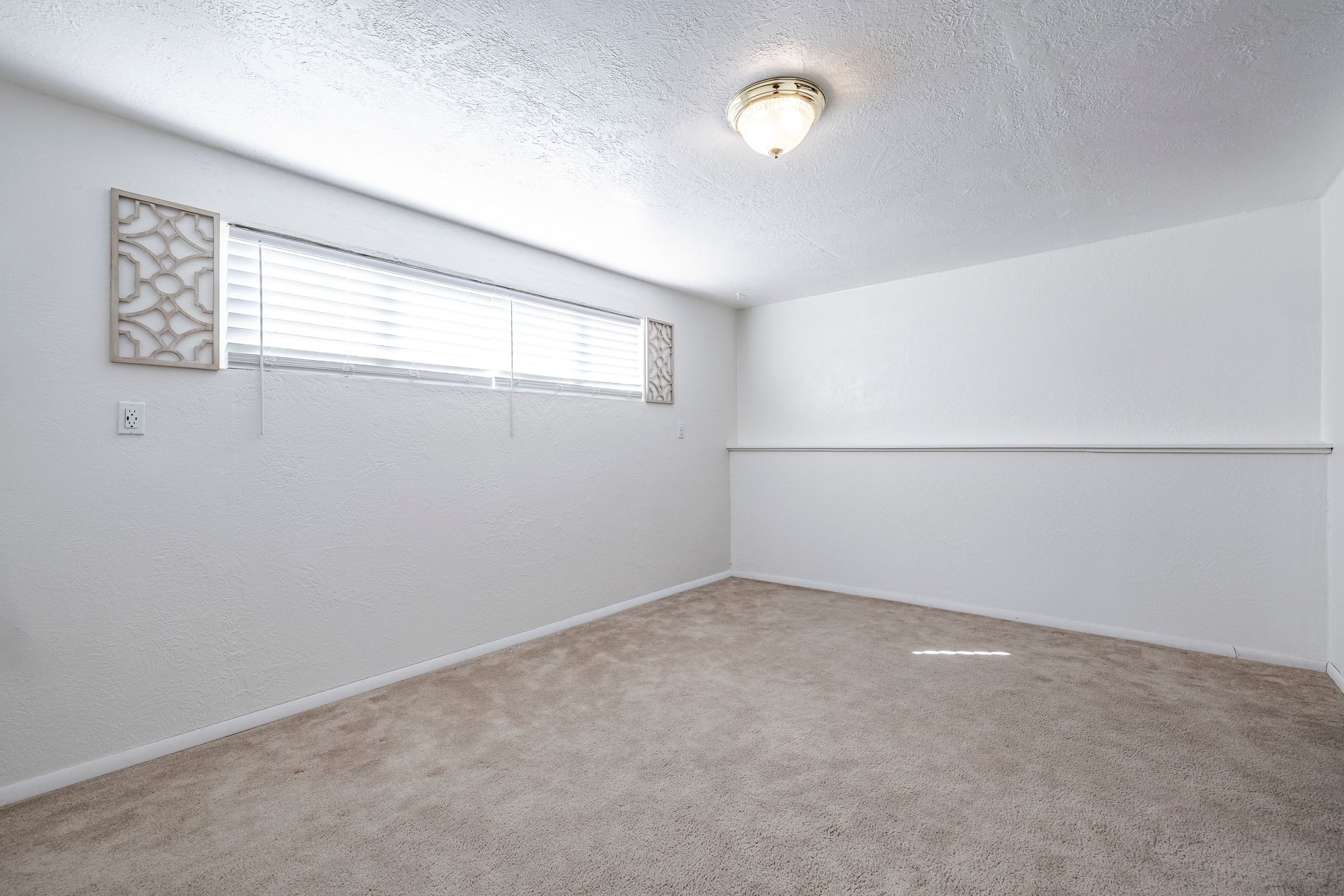  Fully Updated and Move-In Ready - 物件實景