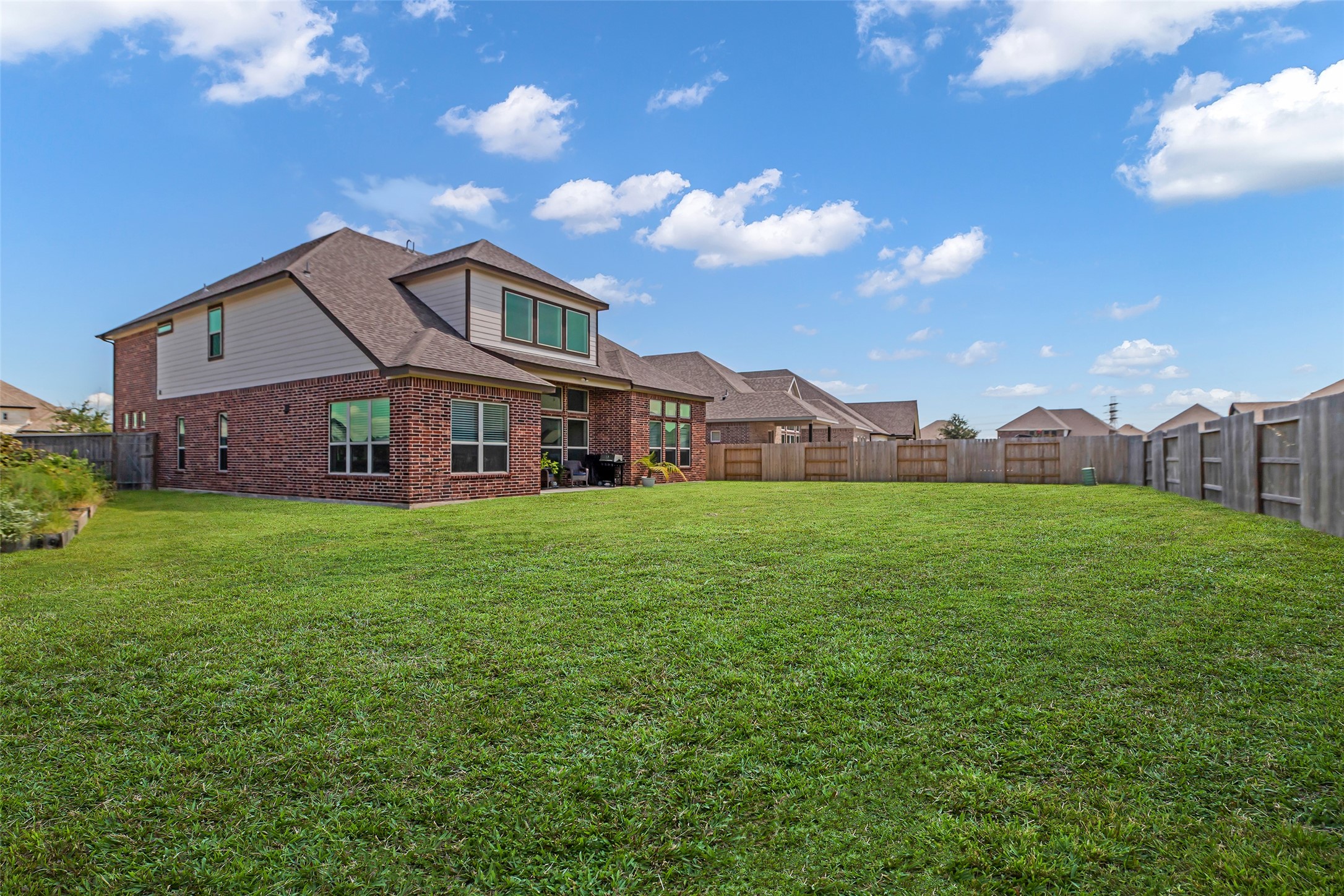 Webster, Texas, 77598, United States, 4 Bedrooms Bedrooms, ,4 BathroomsBathrooms,Residential,For Sale,1901174