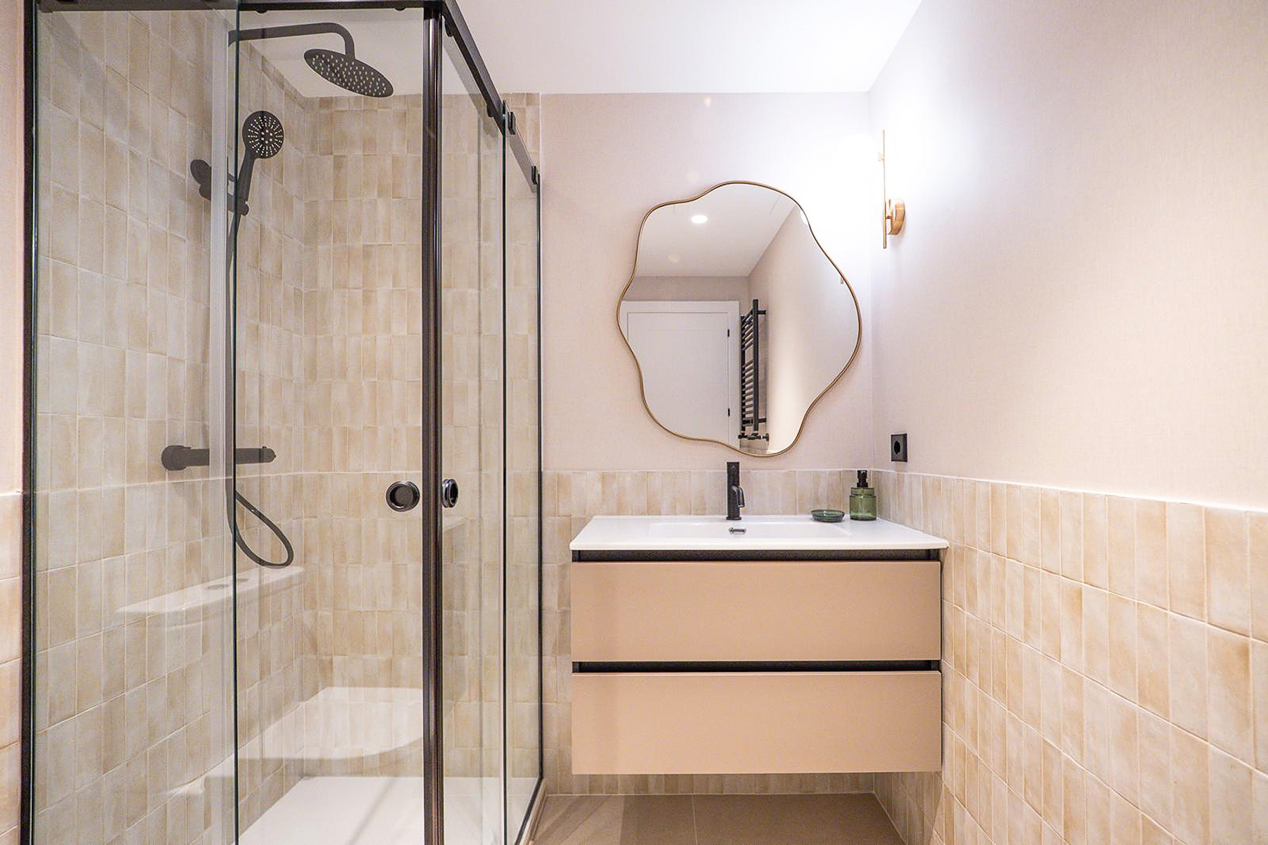  Contemporary three-bedroom flat in Tetuan - 物件實景